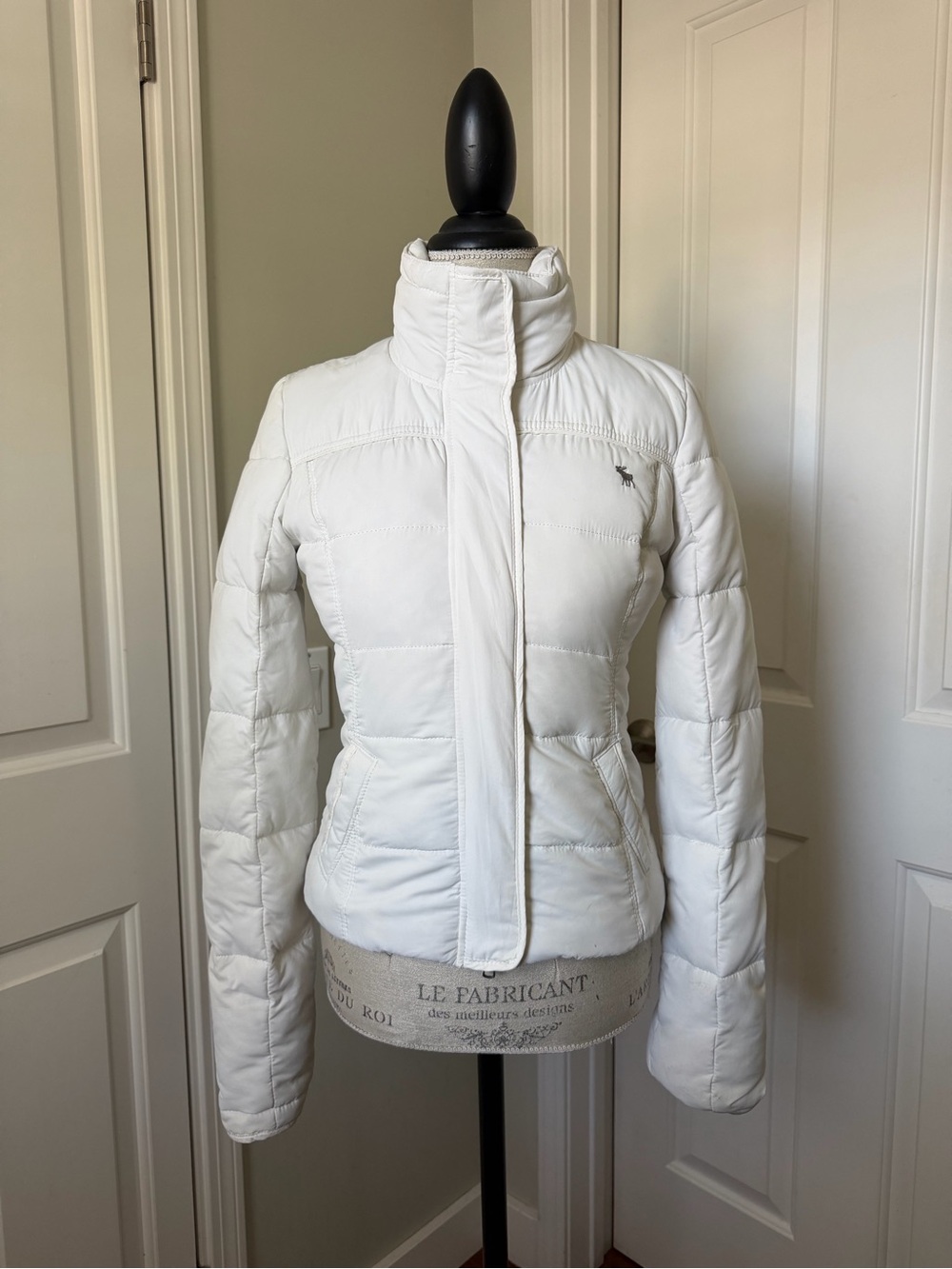 Abercrombie & Fitch White Quilted Puffer Jacket